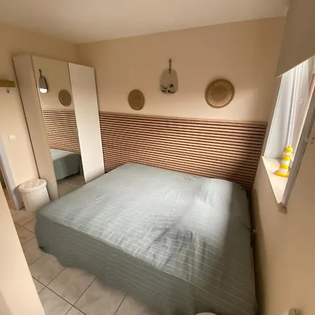 Leonardo Apartment *